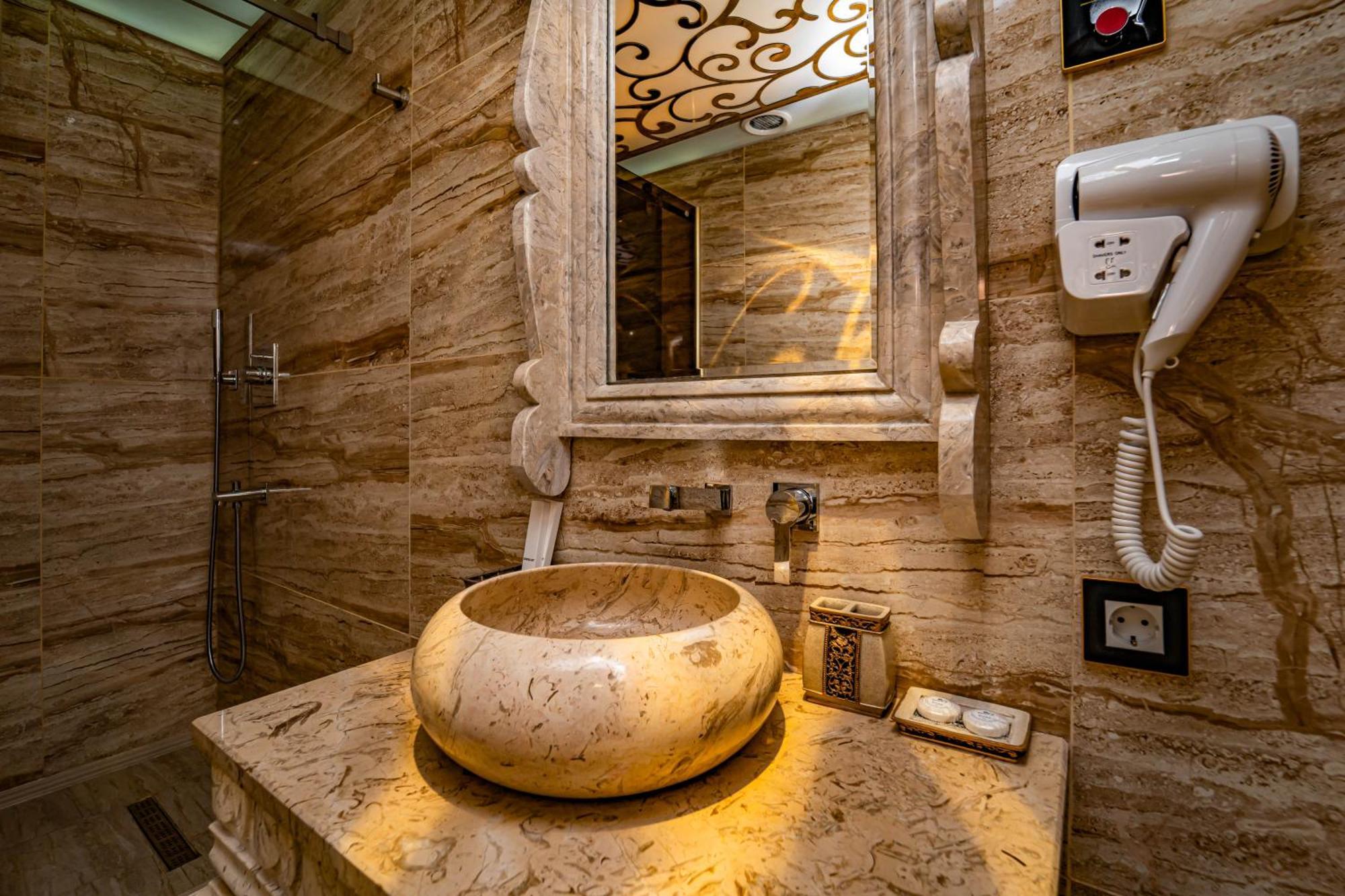Hotel Aqua Liberty Tbilisi Exteriör bild